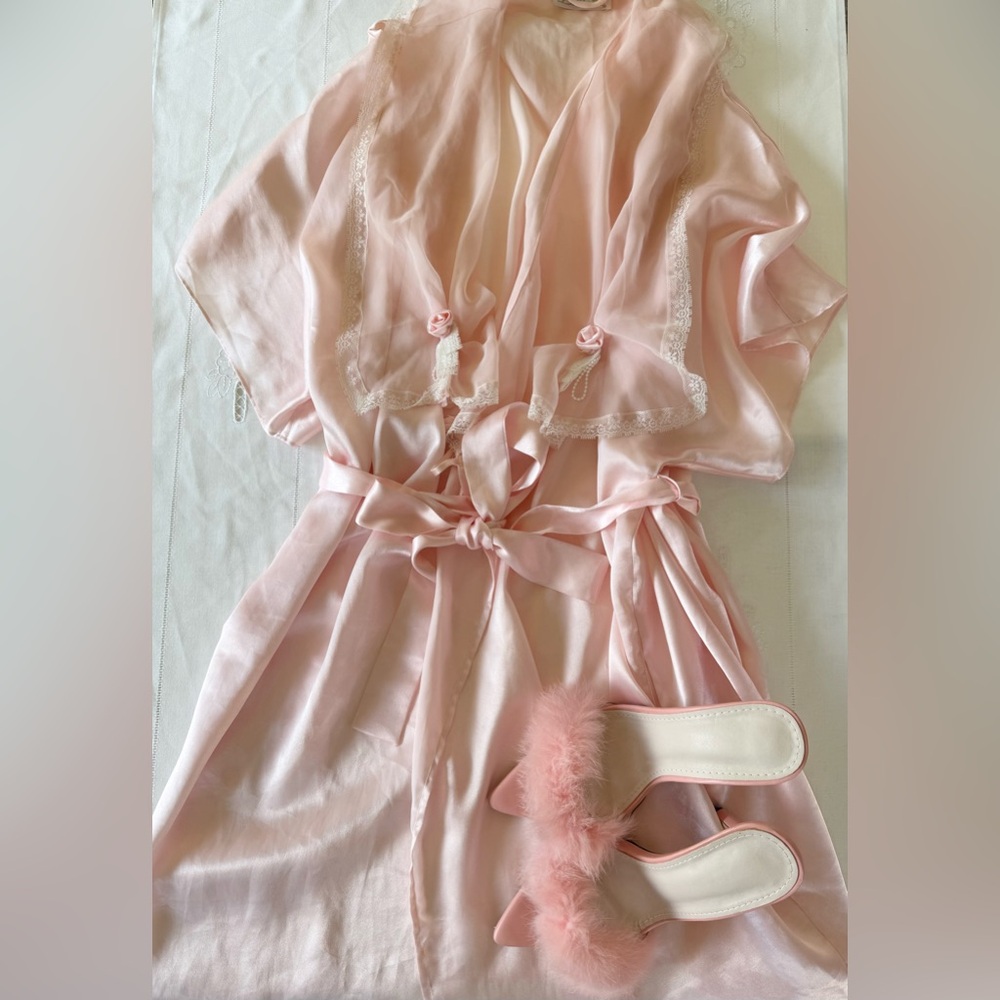 Vintage Delicates brand robe in light pink.